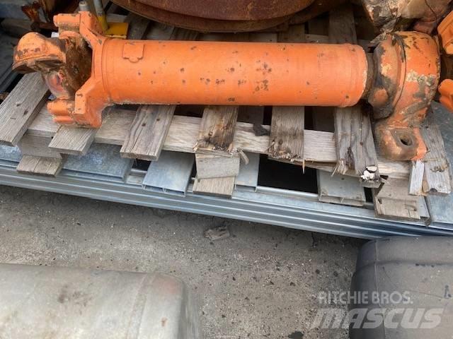 Fiat-Hitachi 350 Menjalnik