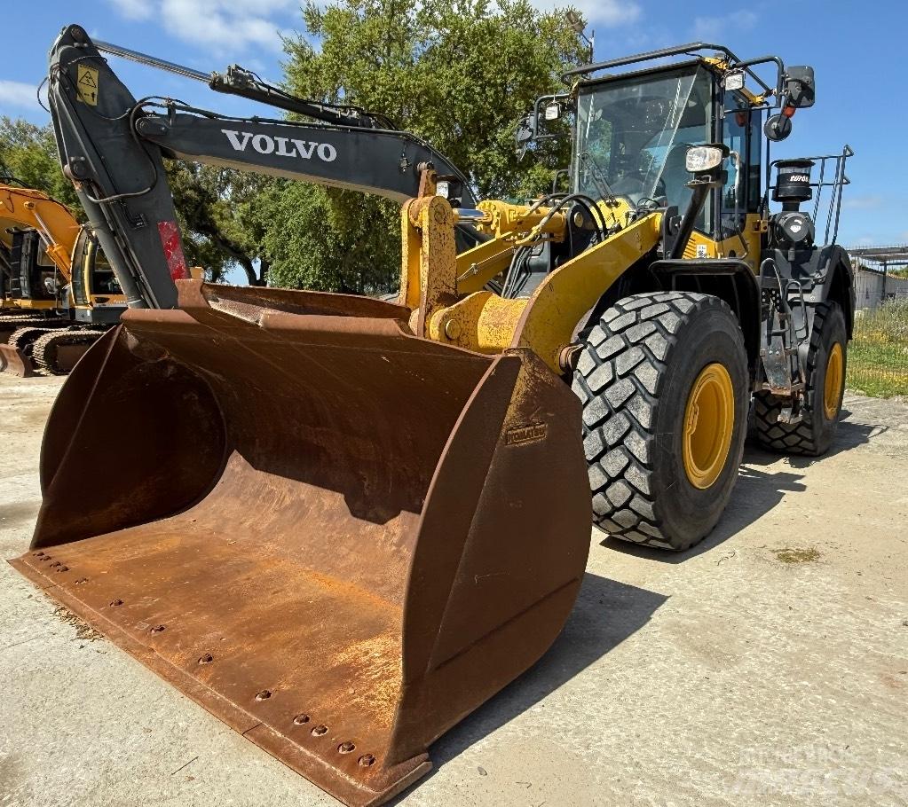Komatsu WA 380-8 Kolesni nakladalci