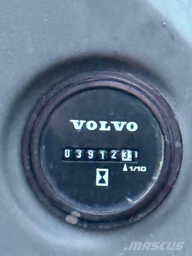 Volvo ECR 235 Bagri goseničarji