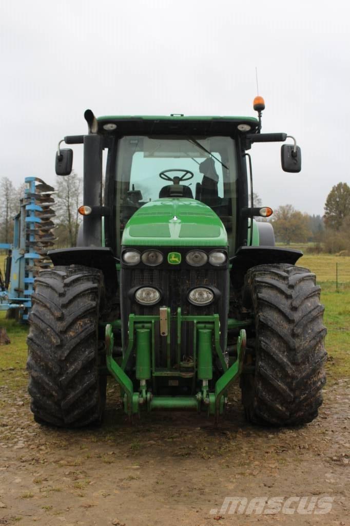 John Deere 8245 R Traktorji