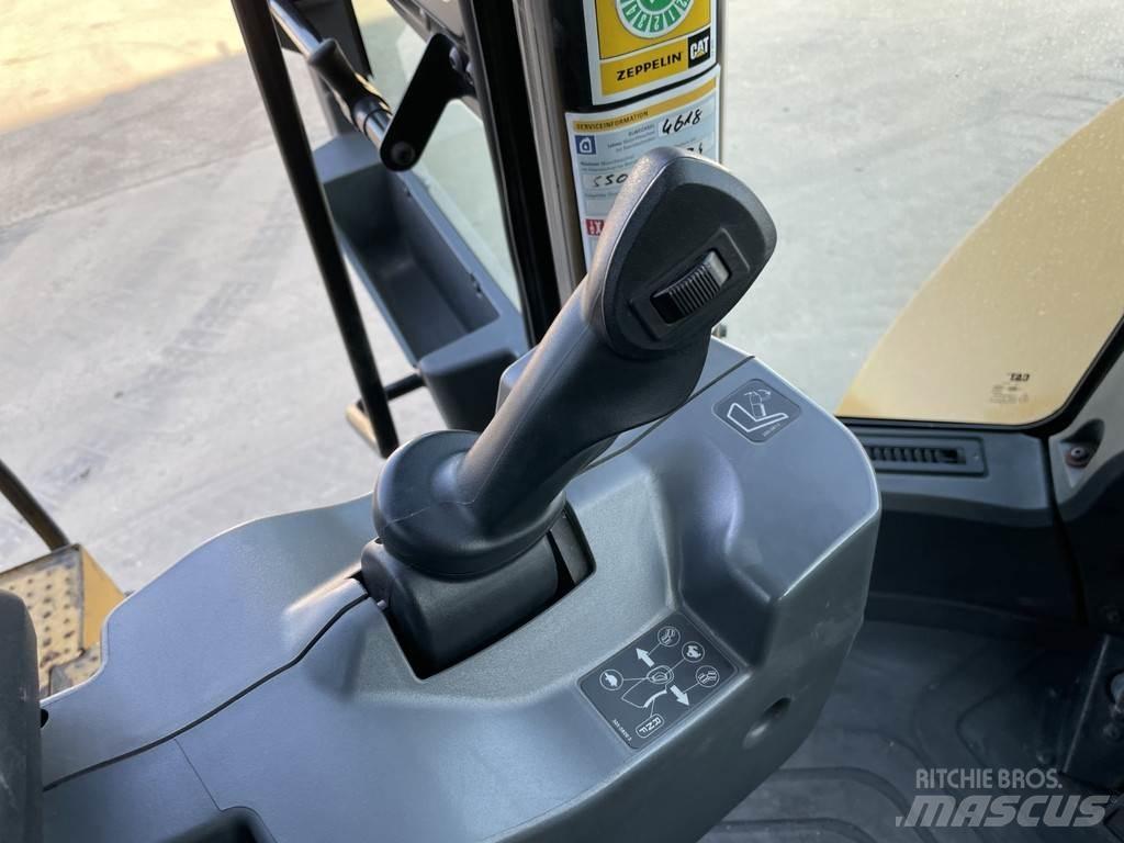 CAT 950M Kolesni nakladalci