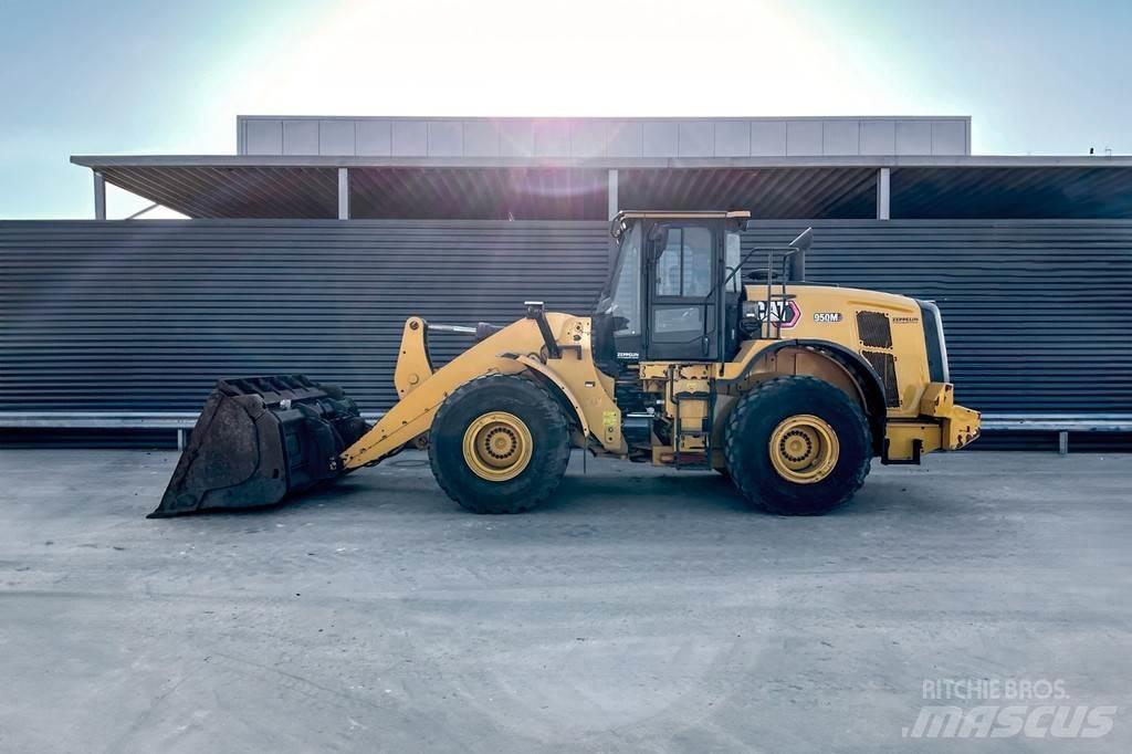CAT 950M Kolesni nakladalci