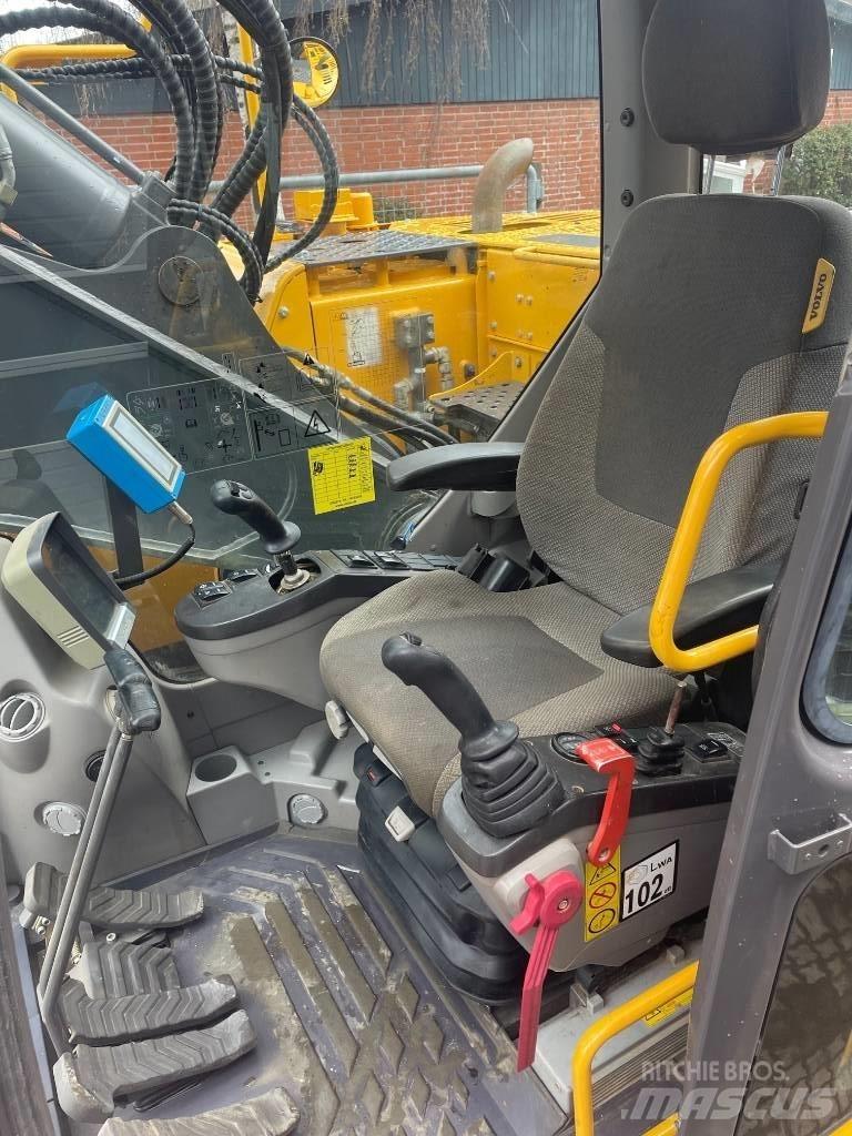 Volvo ECR235C Bagri goseničarji