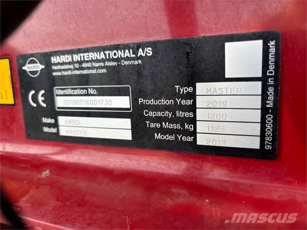 Hardi Master 1200 Vlečne škropilnice
