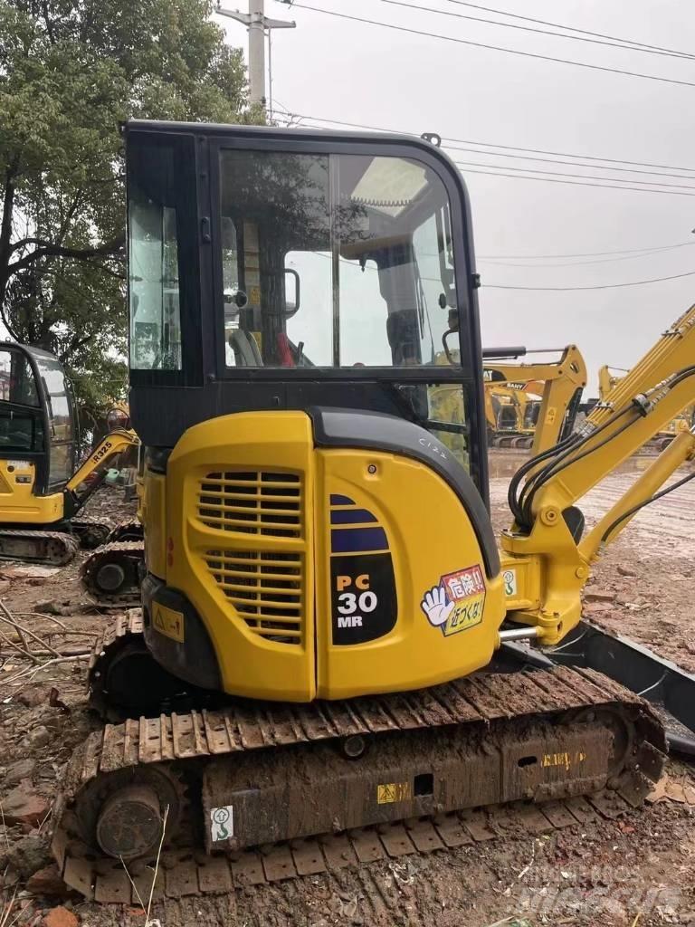 Komatsu PC 30 Mini bagri <7t