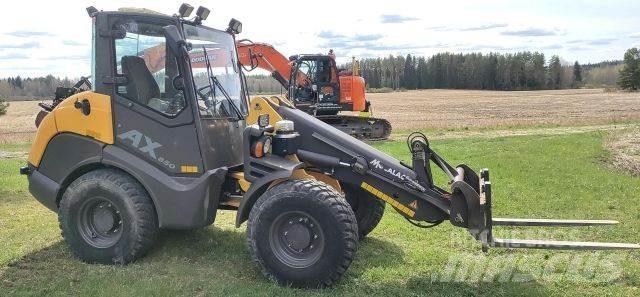 Mecalac AX850 Kolesni nakladalci