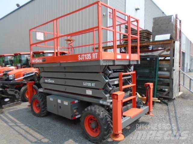 SkyJack SJ 7135 RT Škarjaste dvižne ploščadi