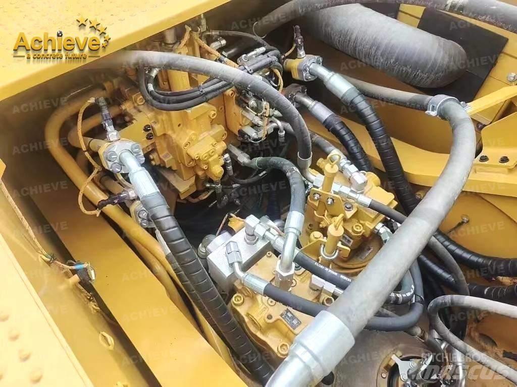 CAT 352 Bagri goseničarji