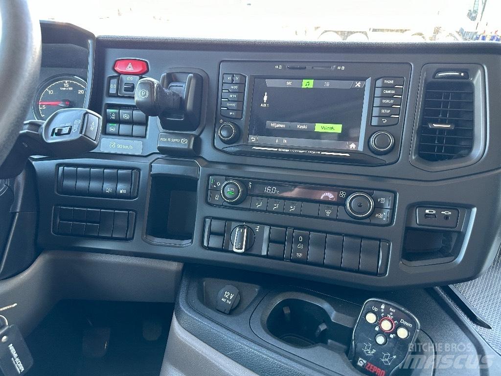 Scania P250 Tovornjaki zabojniki