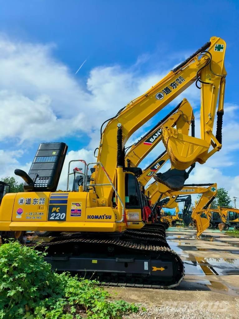 Komatsu PC 220-8 Bagri goseničarji