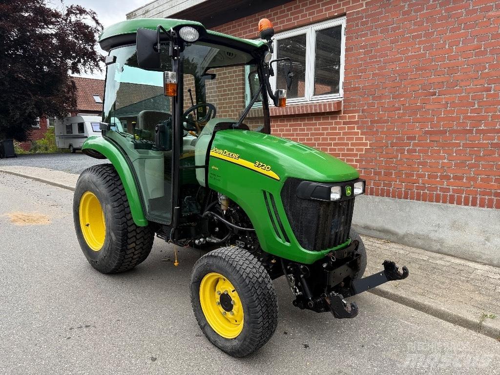 John Deere 3720 Manjši traktorji