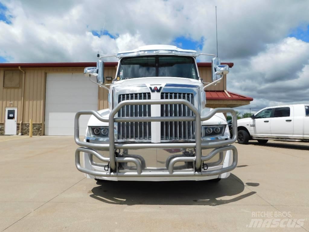 Western Star 5700 XE Vlačilci