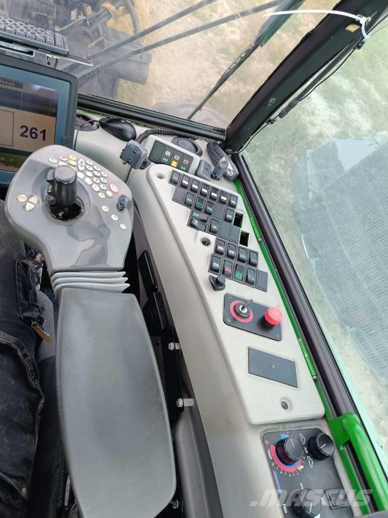 John Deere 770 D Harvesterji