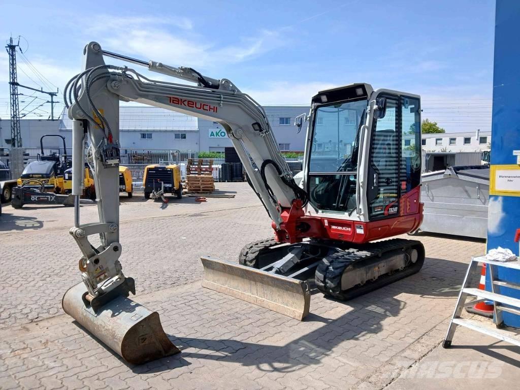 Takeuchi TB 240 DPF Mini bagri <7t