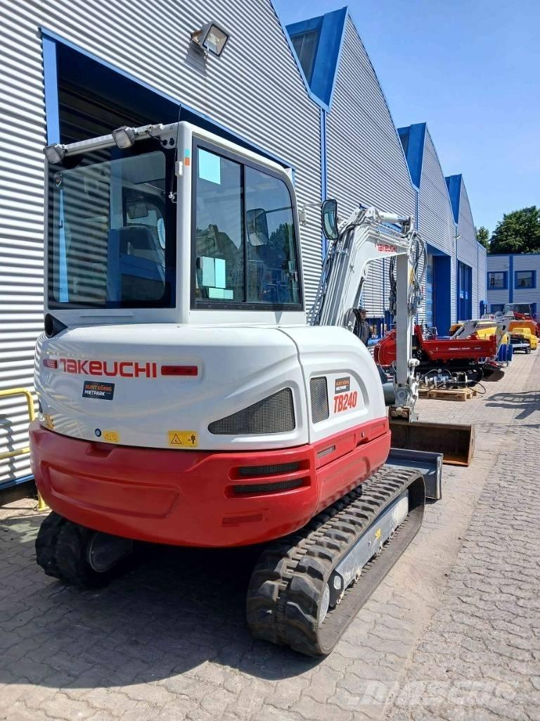 Takeuchi TB 240 DPF Mini bagri <7t