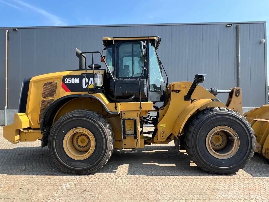 CAT 950M Kolesni nakladalci