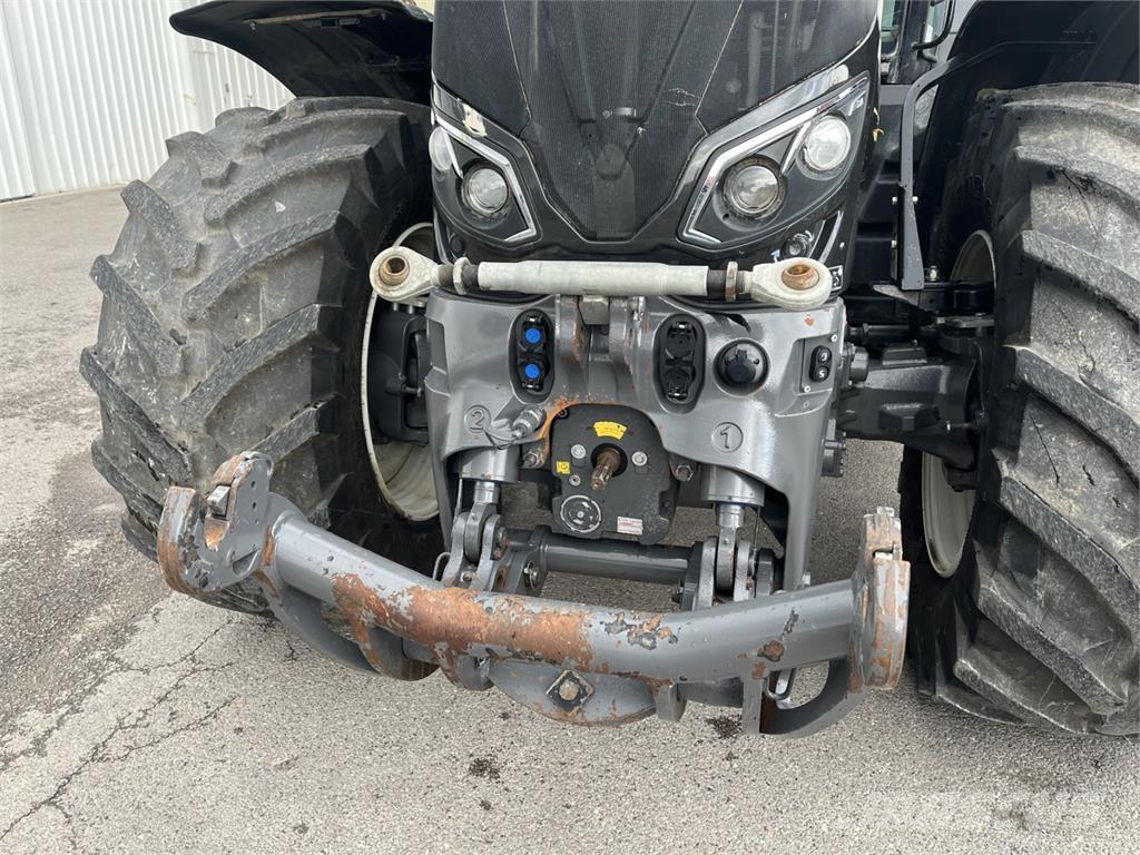 Valtra S374 Traktorji