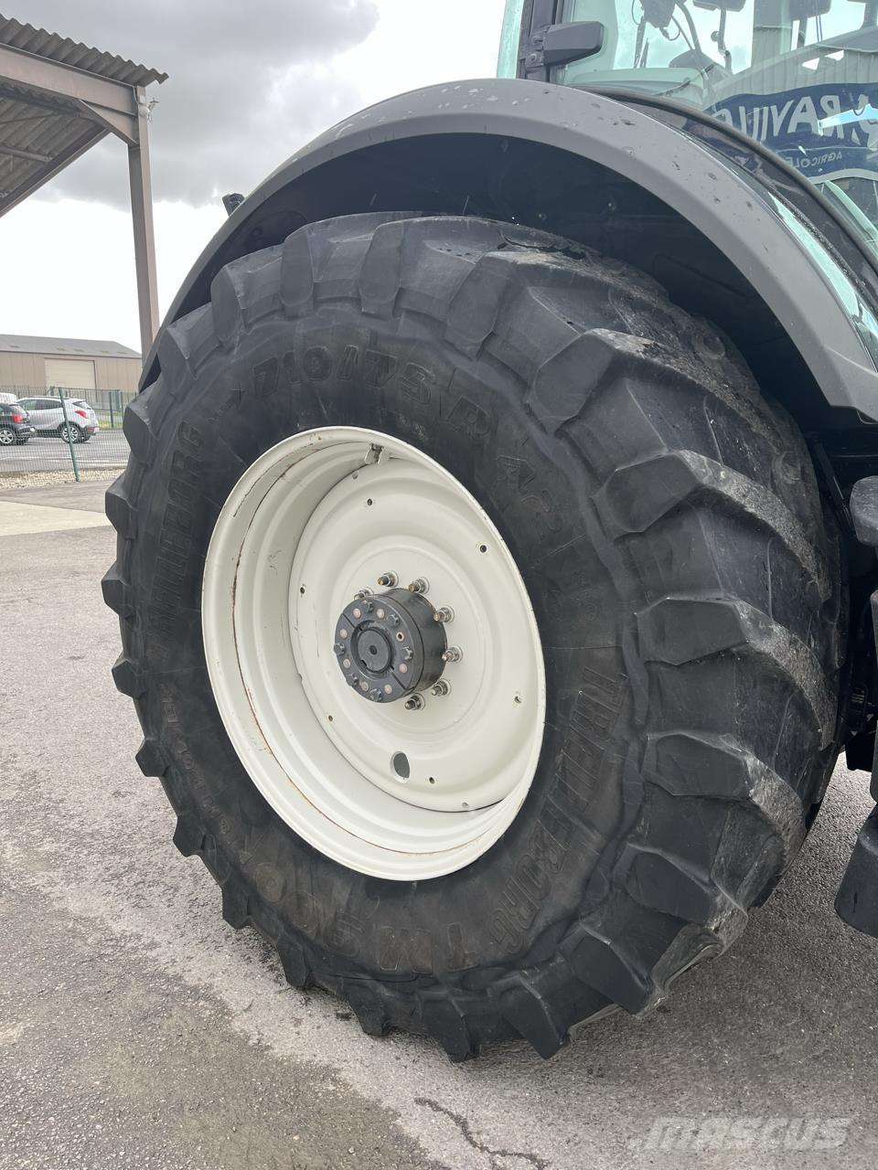 Valtra S374 Traktorji