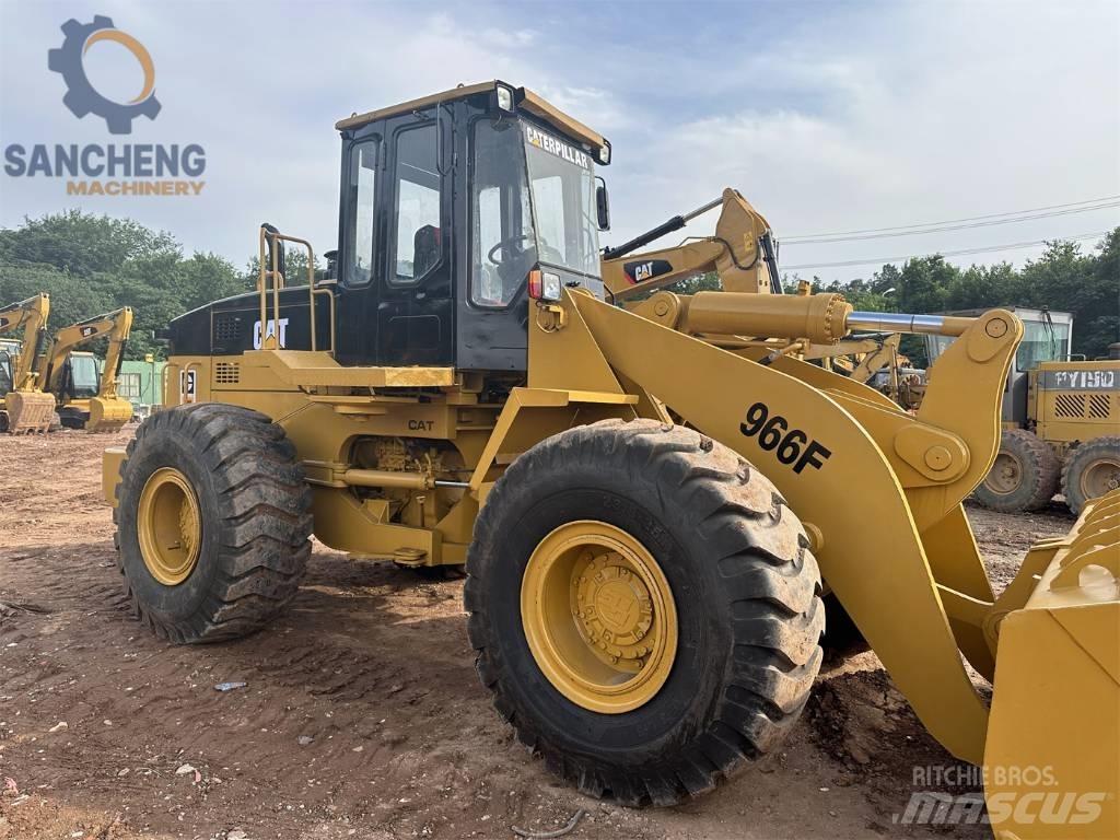 CAT 966 F Kolesni nakladalci