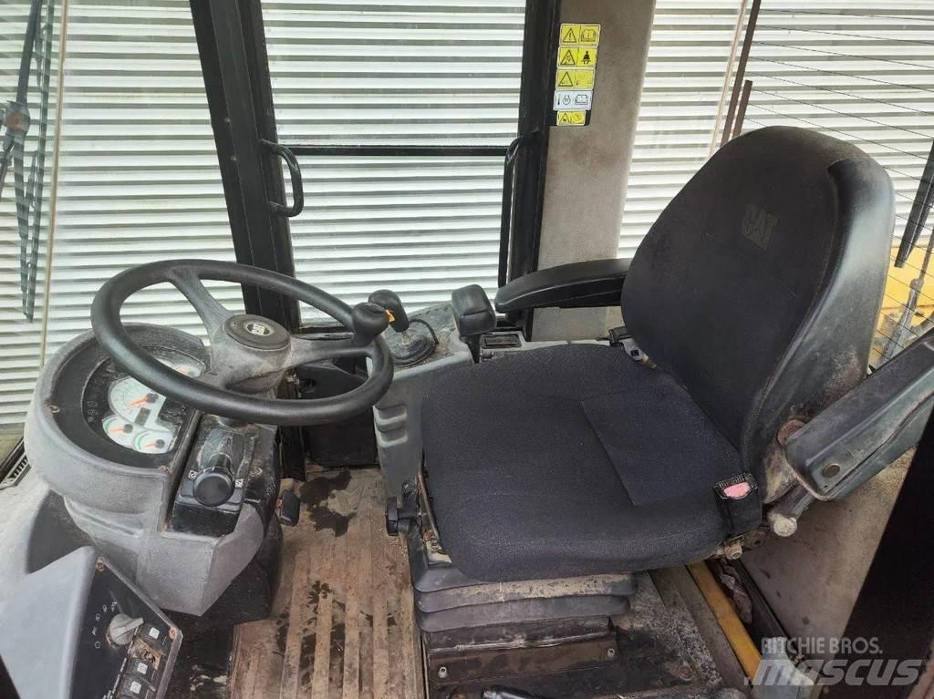 CAT 930G Kolesni nakladalci