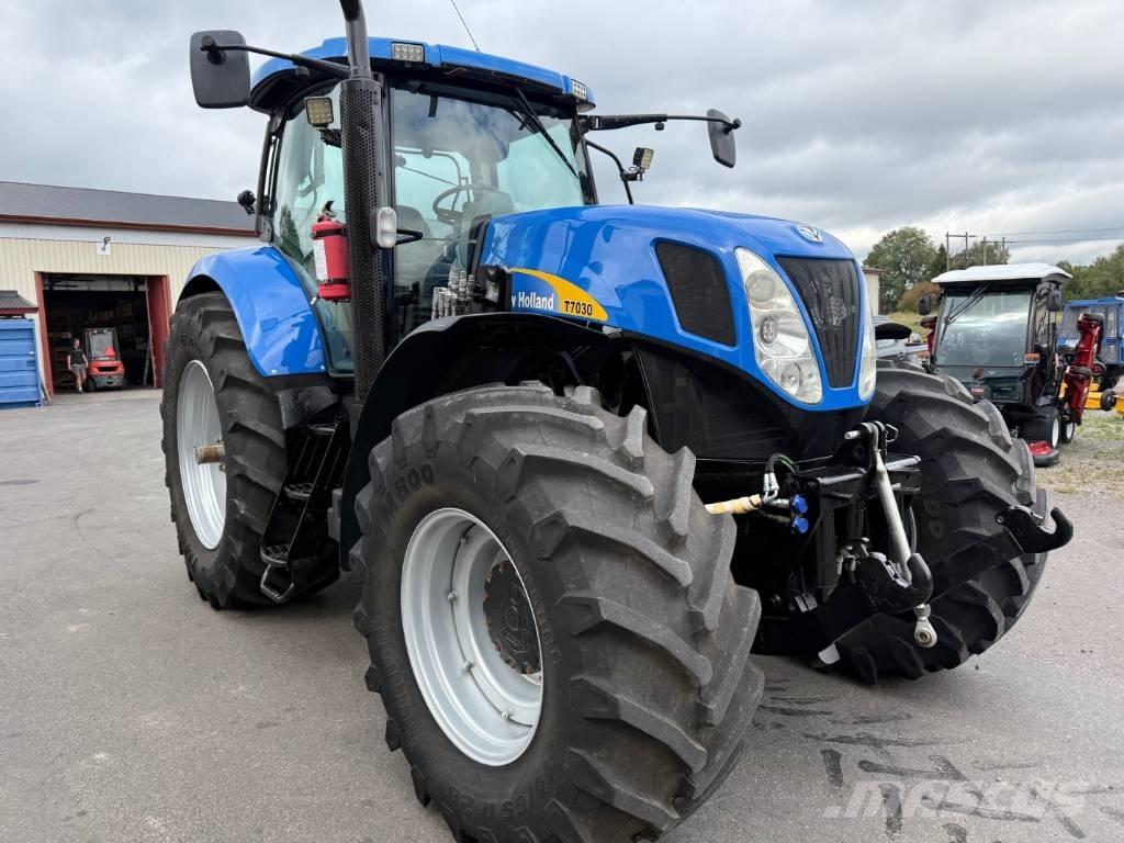 New Holland T7030 Traktorji