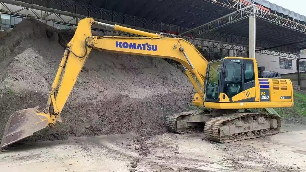 Komatsu PC 200-11 Bagri goseničarji