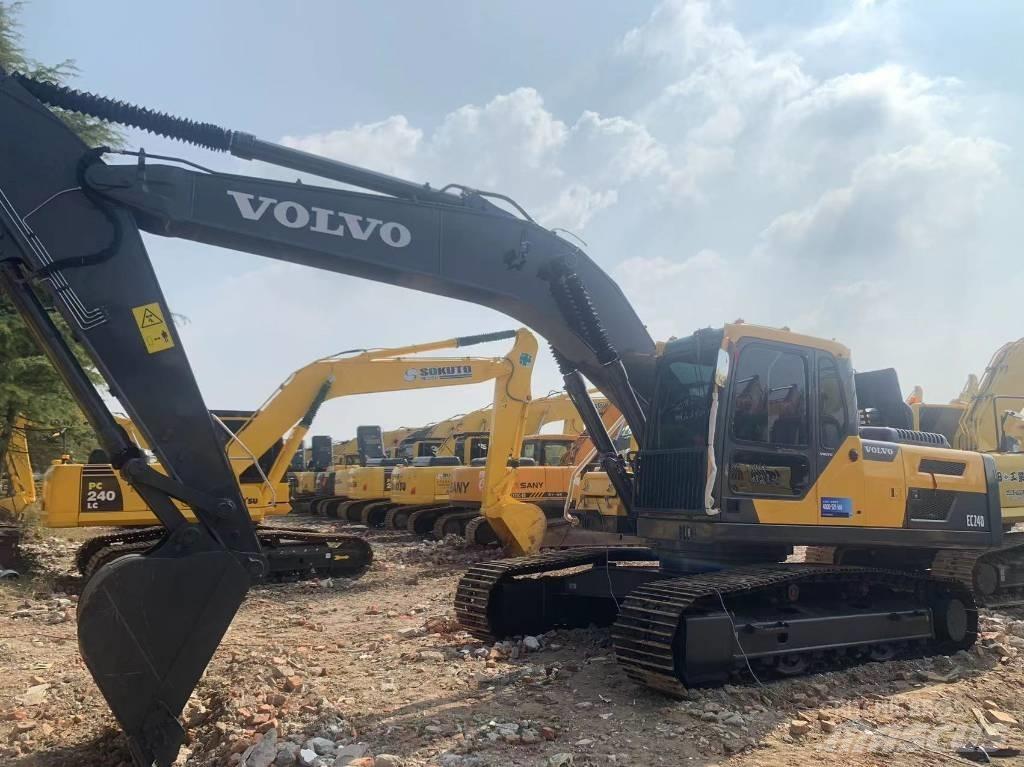 Volvo EC 240 Bagri goseničarji
