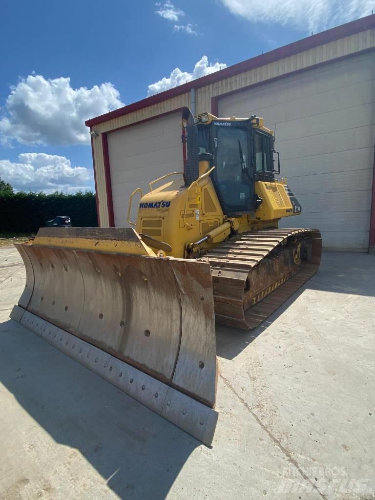 Komatsu D61PX24 Buldožerji goseničarji