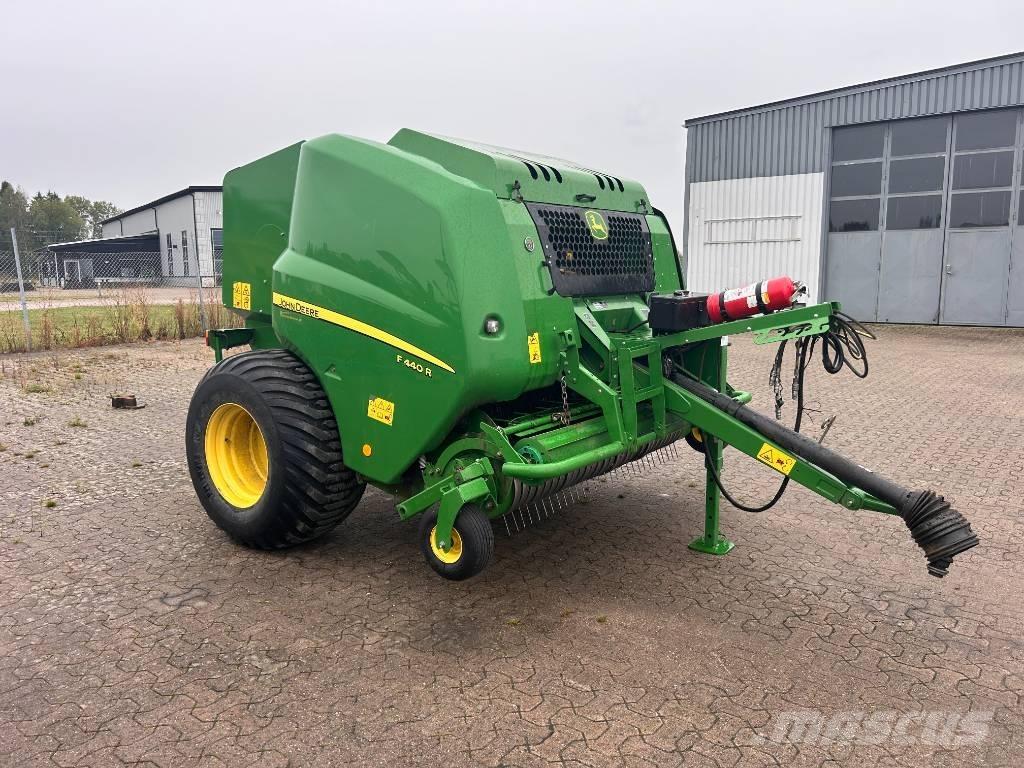 John Deere F 440 Balirke (okrogle bale)
