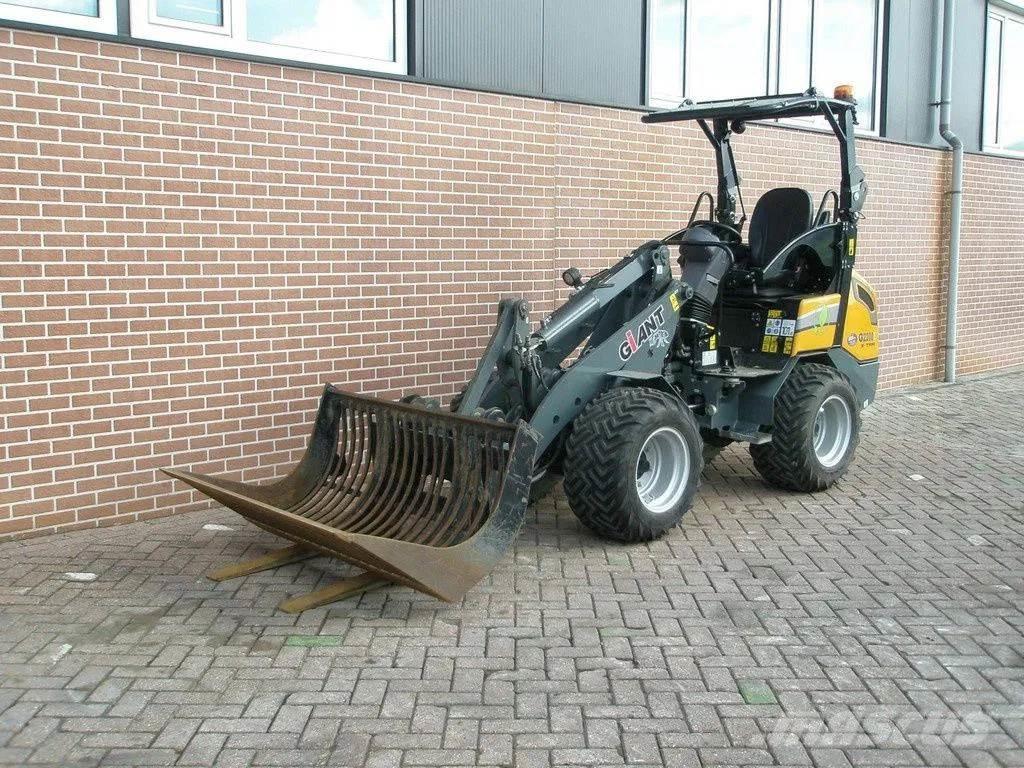 GiANT G2200E Mini nakladalci