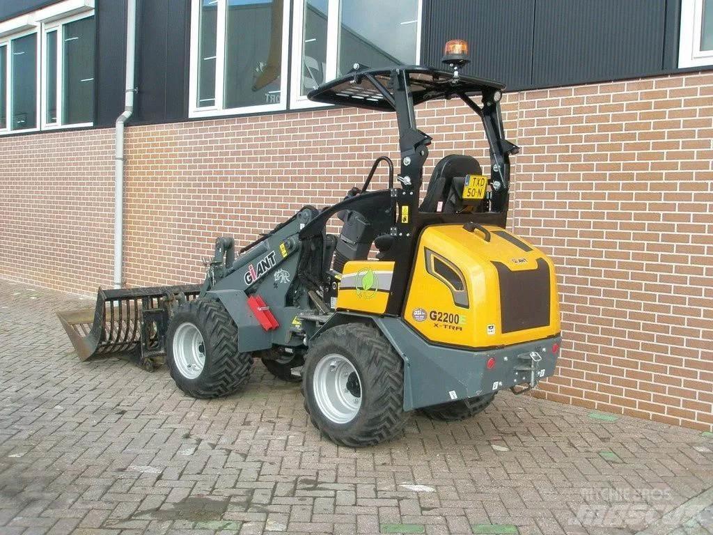 GiANT G2200E Mini nakladalci
