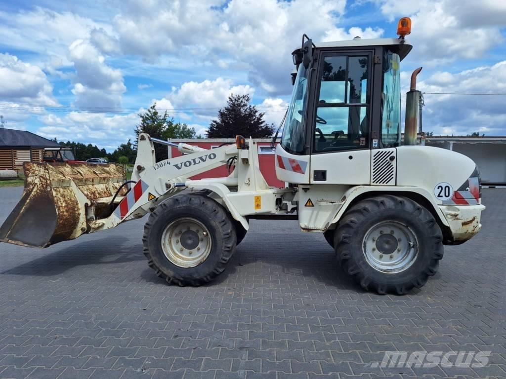 Volvo L 30 B Kolesni nakladalci