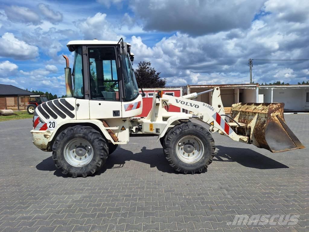 Volvo L 30 B Kolesni nakladalci