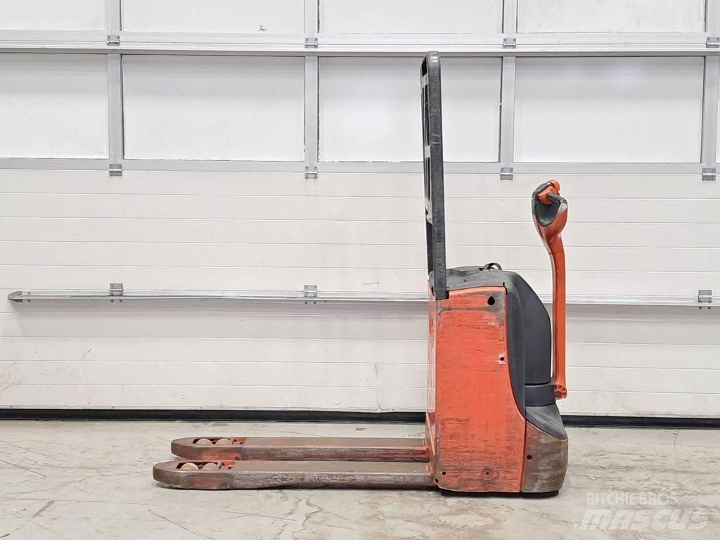 Linde T16 Električni nizko dvižni viličar
