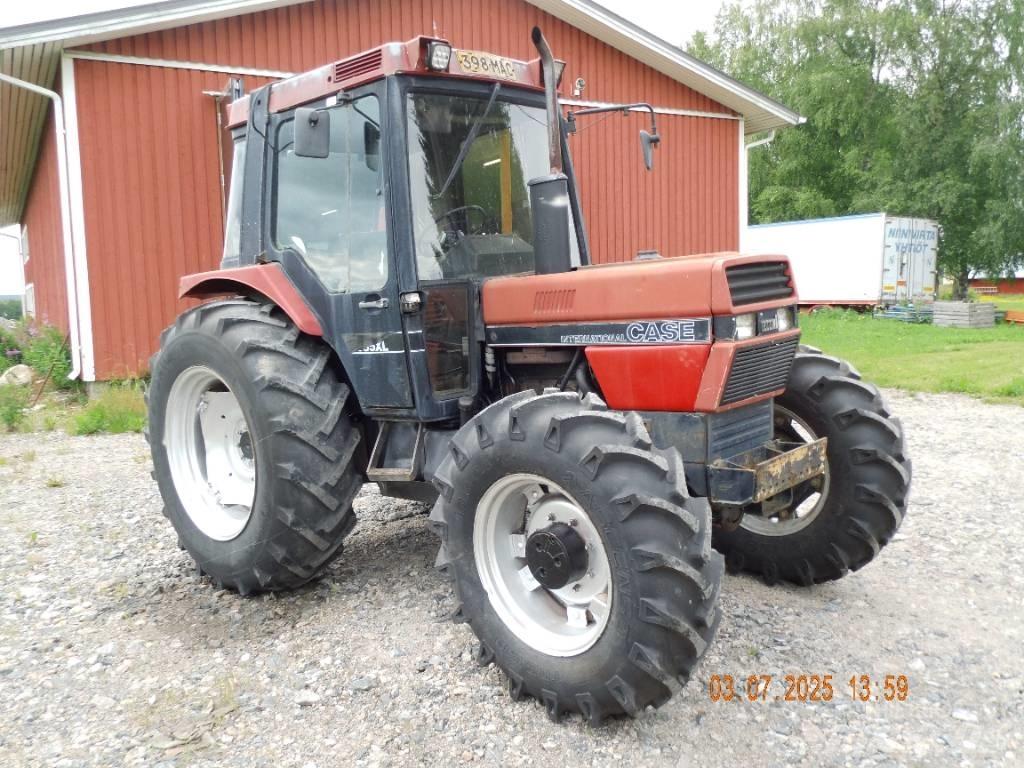 Case IH 685 XL Traktorji