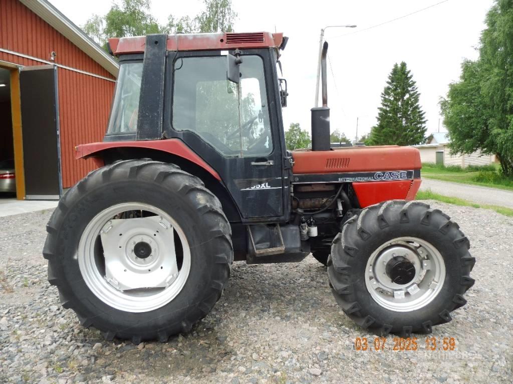 Case IH 685 XL Traktorji
