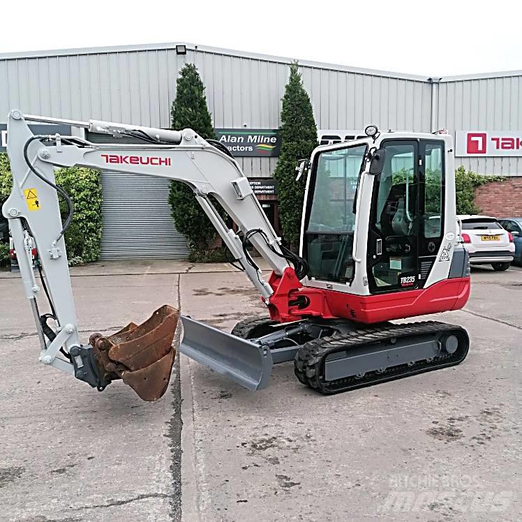 Takeuchi TB235 Mini bagri <7t