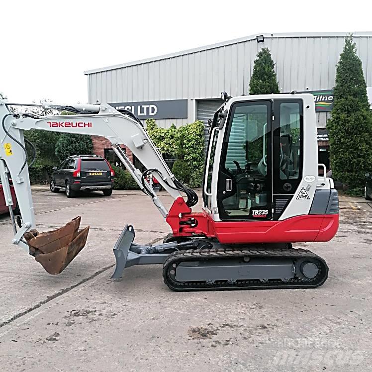 Takeuchi TB235 Mini bagri <7t