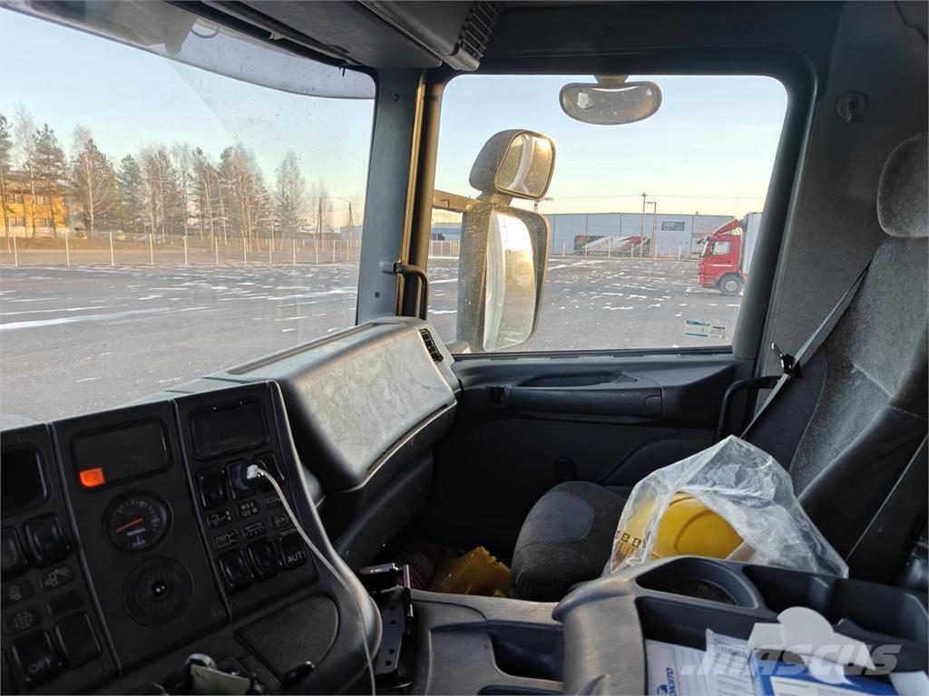 Scania P 94 Tovornjaki zabojniki