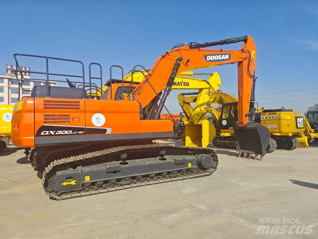 Doosan DX 300 Bagri goseničarji