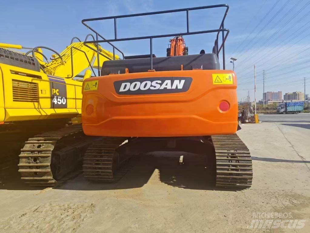 Doosan DX 300 Bagri goseničarji