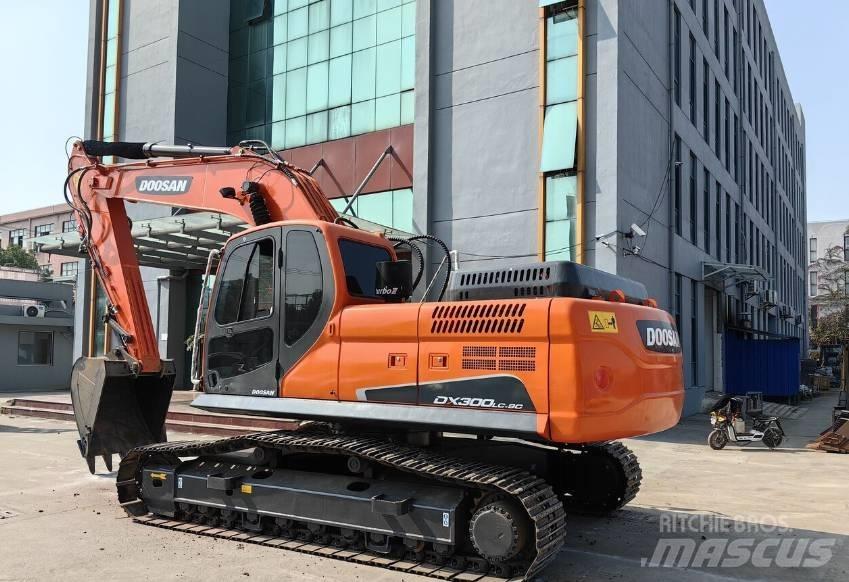 Doosan DX300 Bagri goseničarji