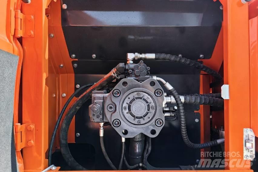 Doosan DX300 Bagri goseničarji