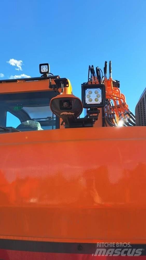 Develon DX 140 LCR-7 Bagri goseničarji