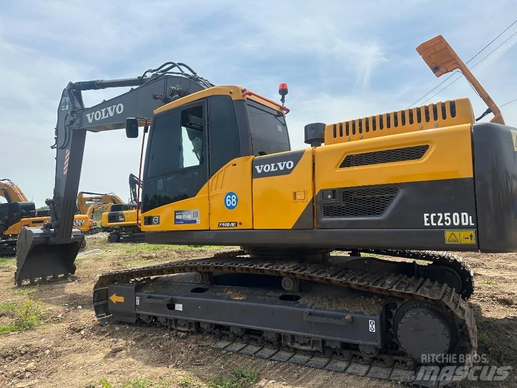 Volvo EC250D Bagri goseničarji