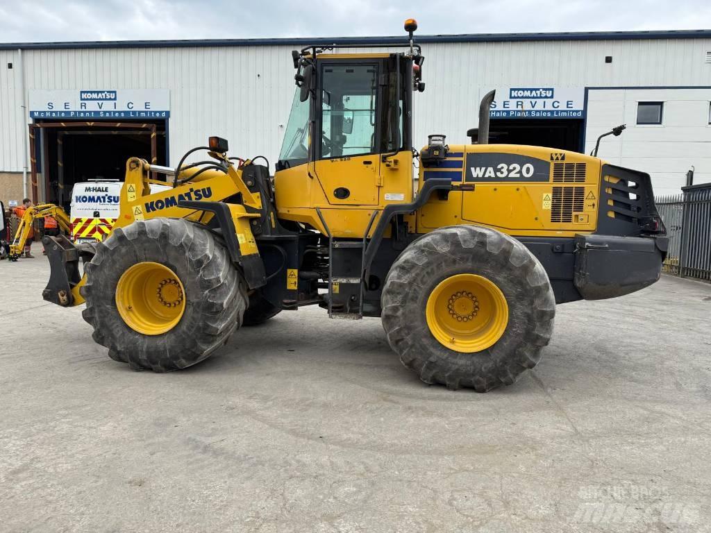 Komatsu WA320-5 Kolesni nakladalci