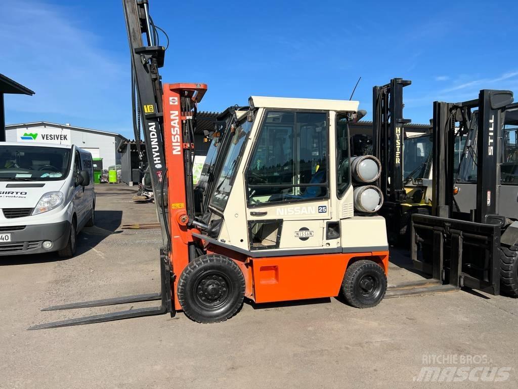 Nissan PH02A25U Plinski viličarji