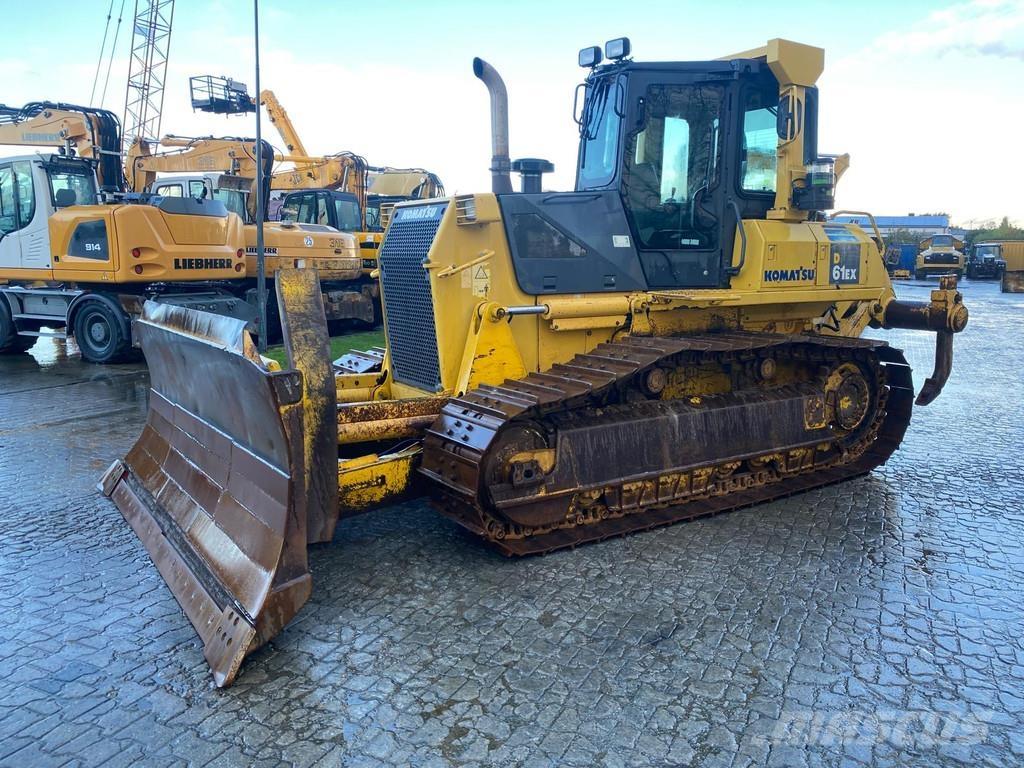 Komatsu D61EX-15 Buldožerji goseničarji