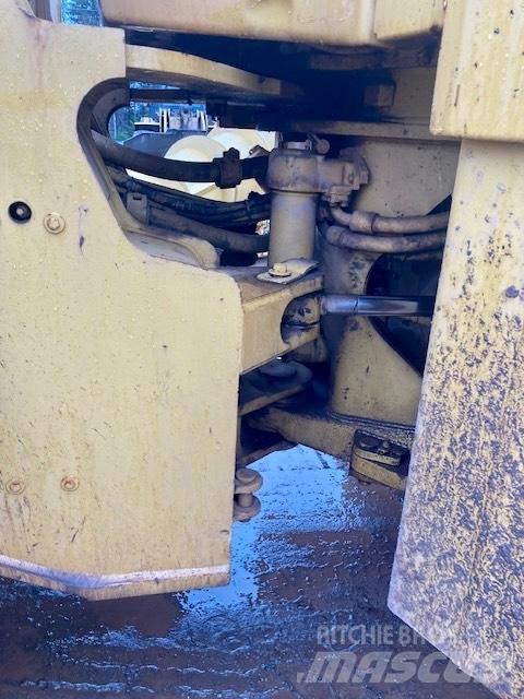 CAT 966 F II Kolesni nakladalci