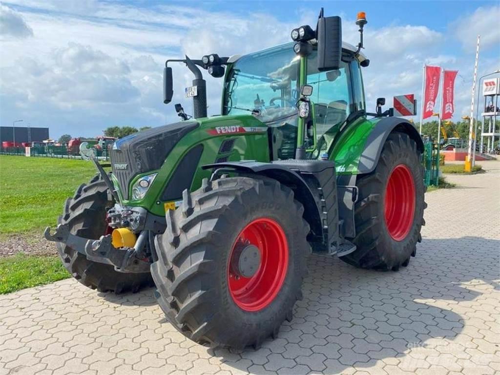 Fendt 724 PROFI+ Traktorji